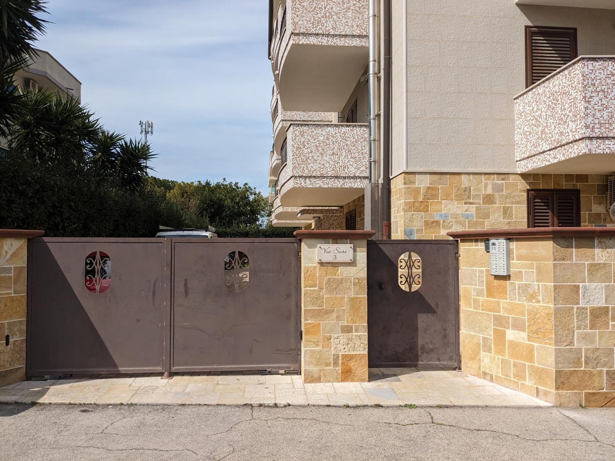 La Casa Dei Due Mari - Large Apartment With Parking Tarente Buitenkant foto